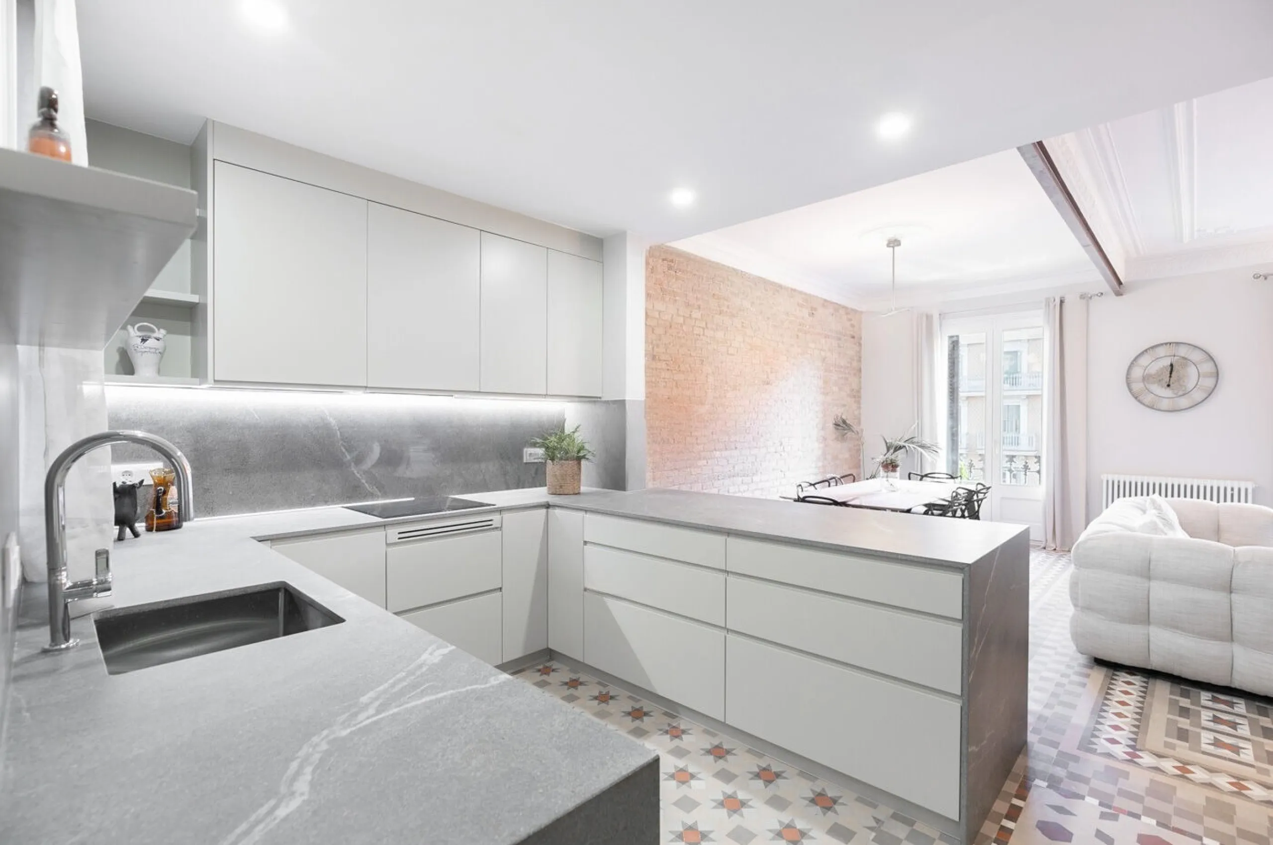 Elegant Renovated Modernist Apartment in Eixample, Barcelona