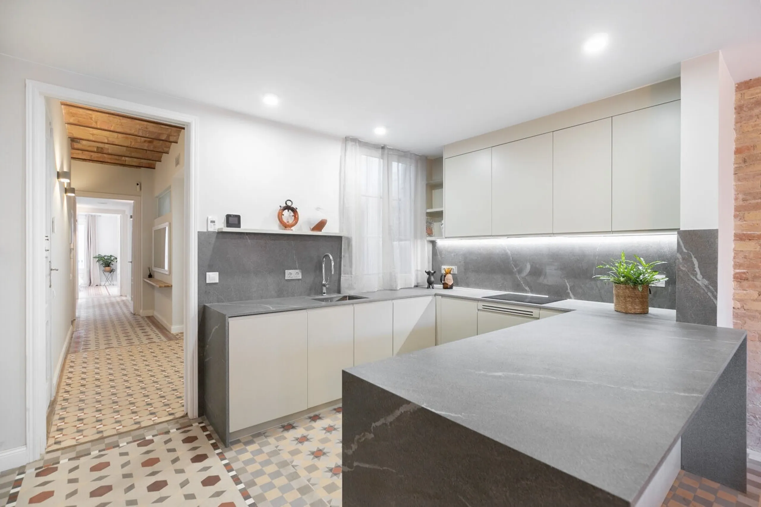 Elegant Renovated Modernist Apartment in Eixample, Barcelona