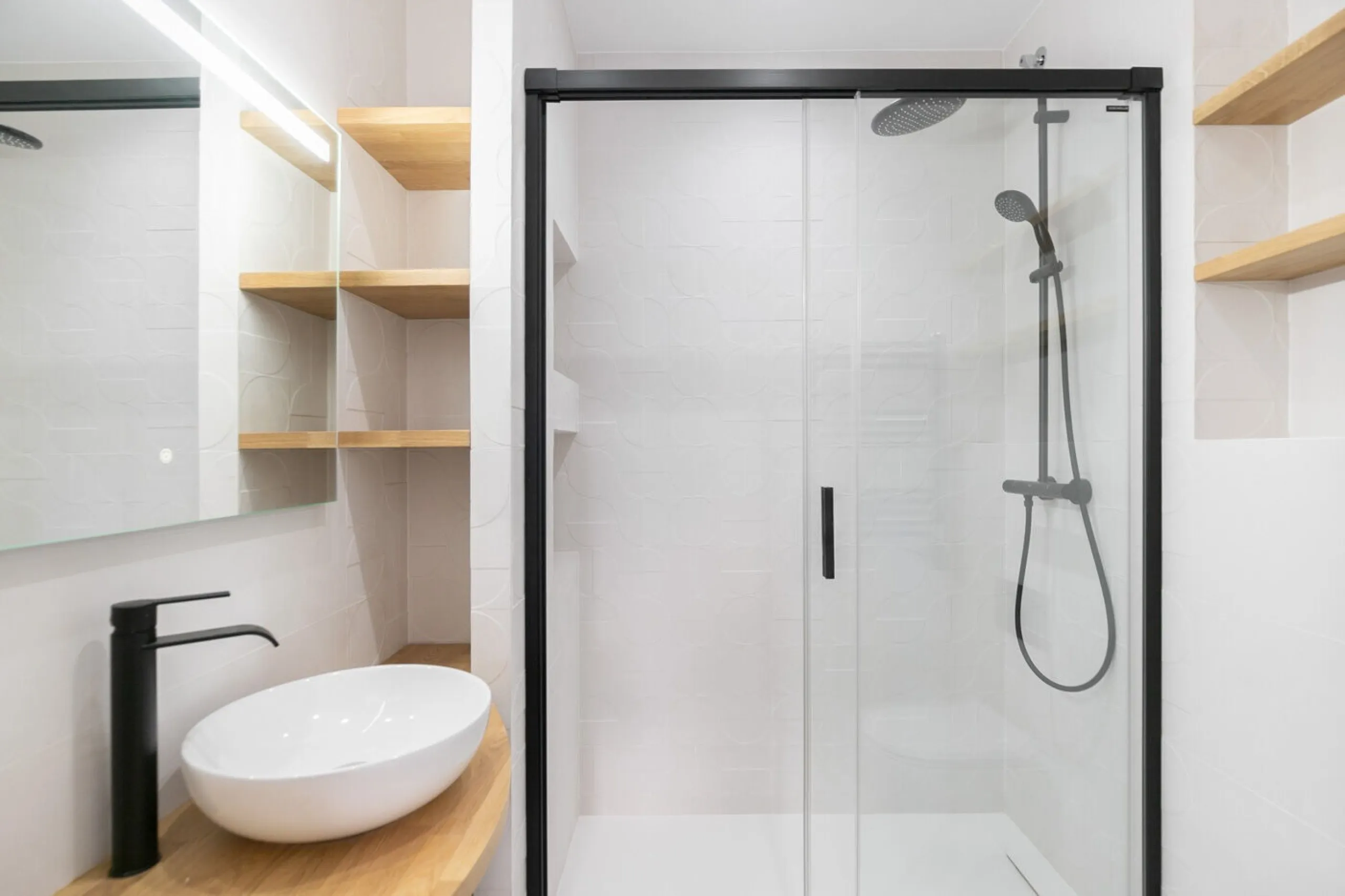 Elegant Renovated Modernist Apartment in Eixample, Barcelona