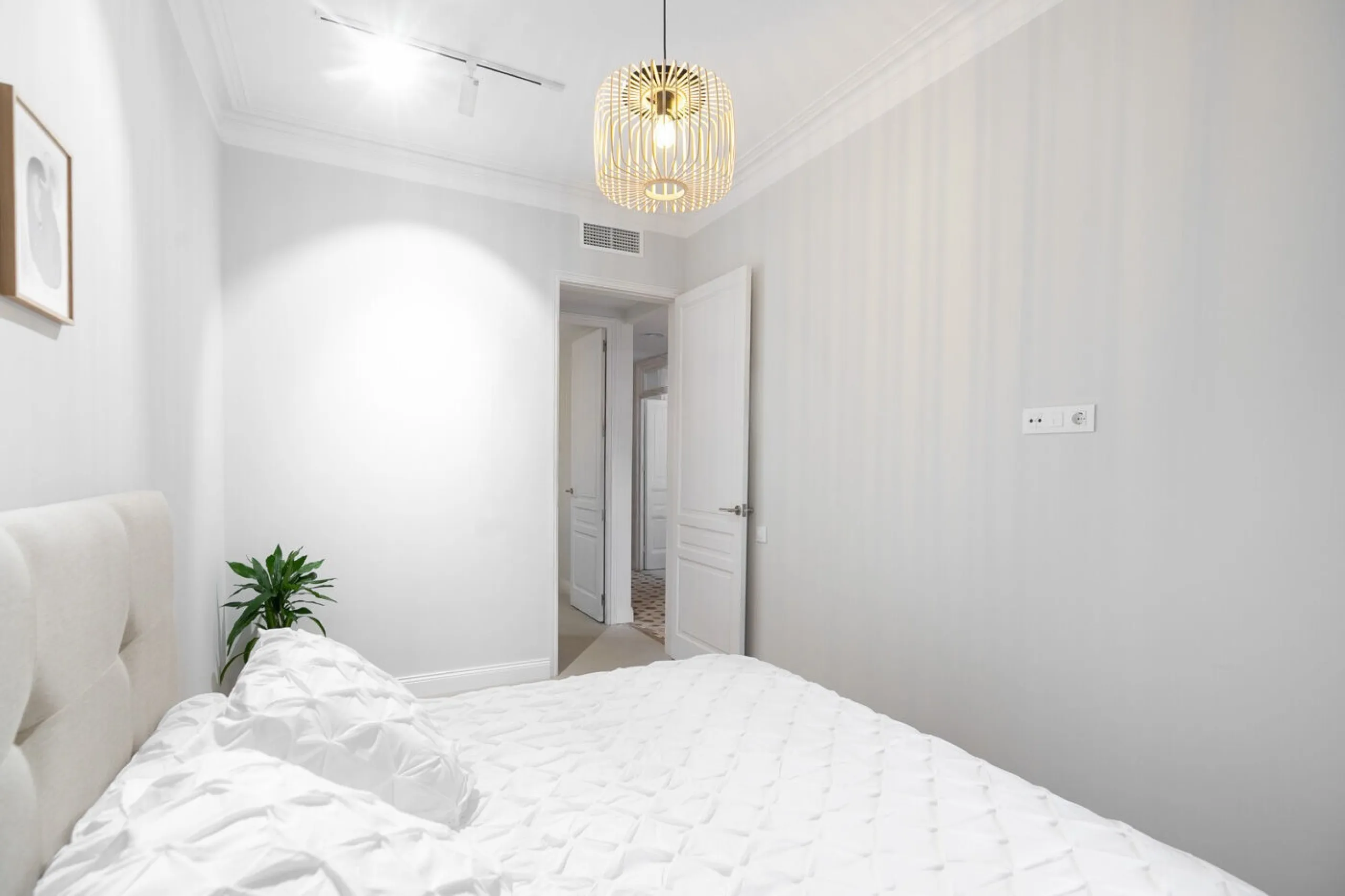 Elegant Renovated Modernist Apartment in Eixample, Barcelona