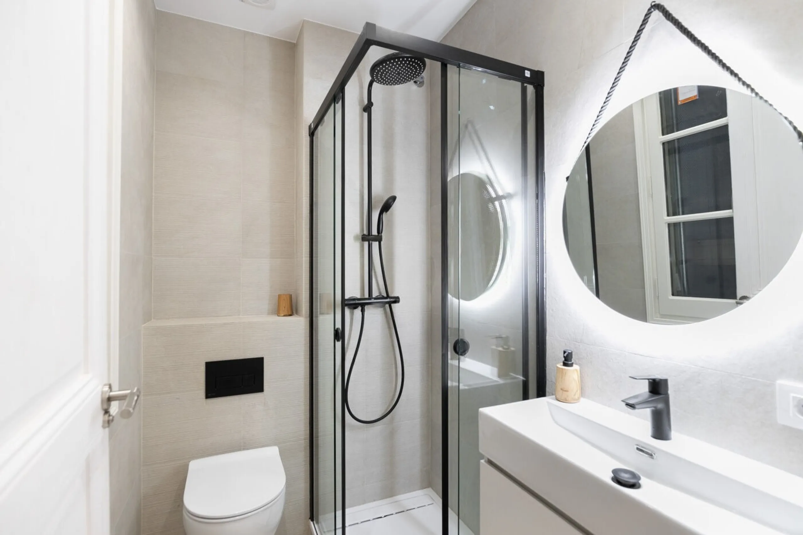 Elegant Renovated Modernist Apartment in Eixample, Barcelona