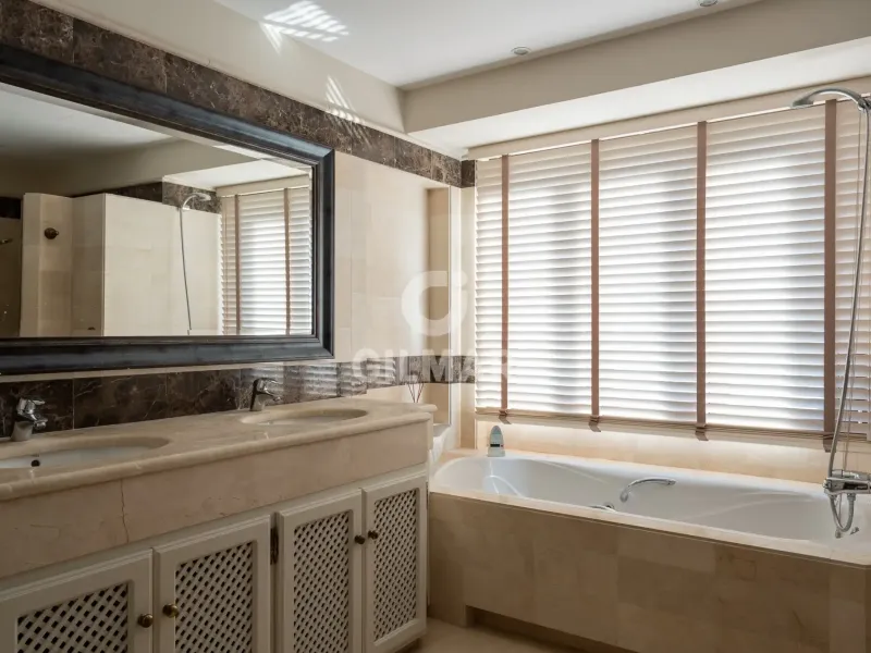 Villa in Marbella Este - Málaga