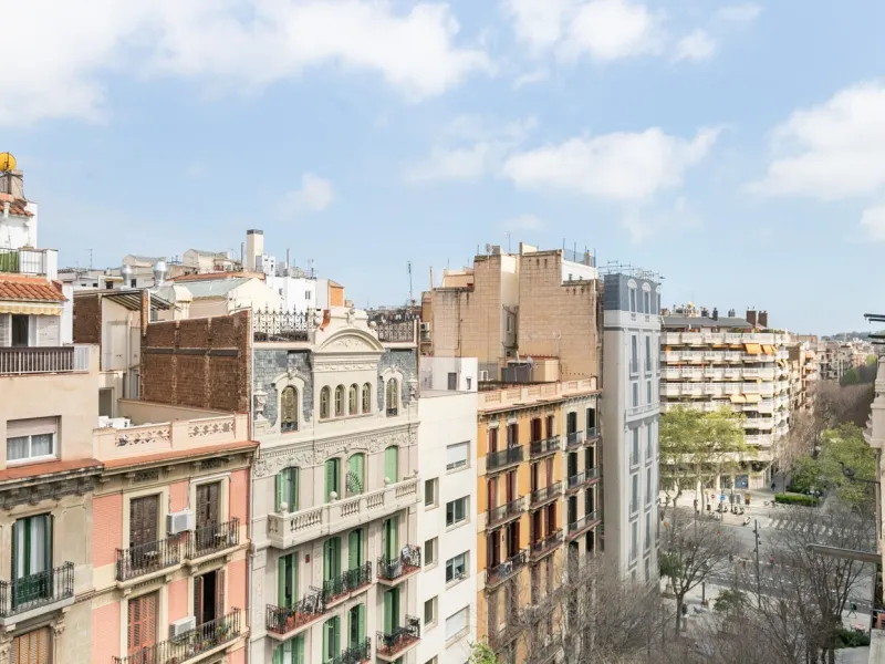 Stylish Renovated Penthouse in the Heart of Eixample Esquerra, Barcelona