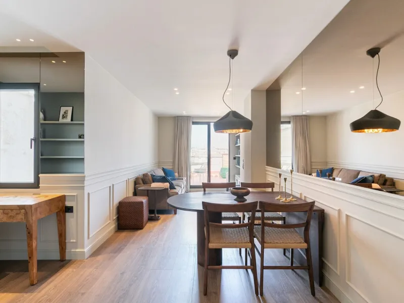 Stylish Renovated Penthouse in the Heart of Eixample Esquerra, Barcelona