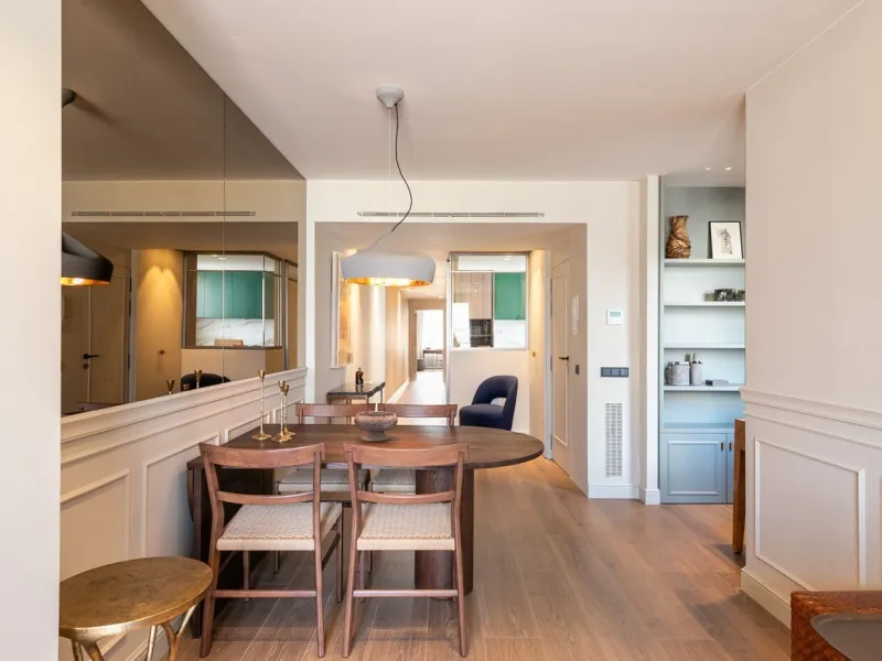 Stylish Renovated Penthouse in the Heart of Eixample Esquerra, Barcelona