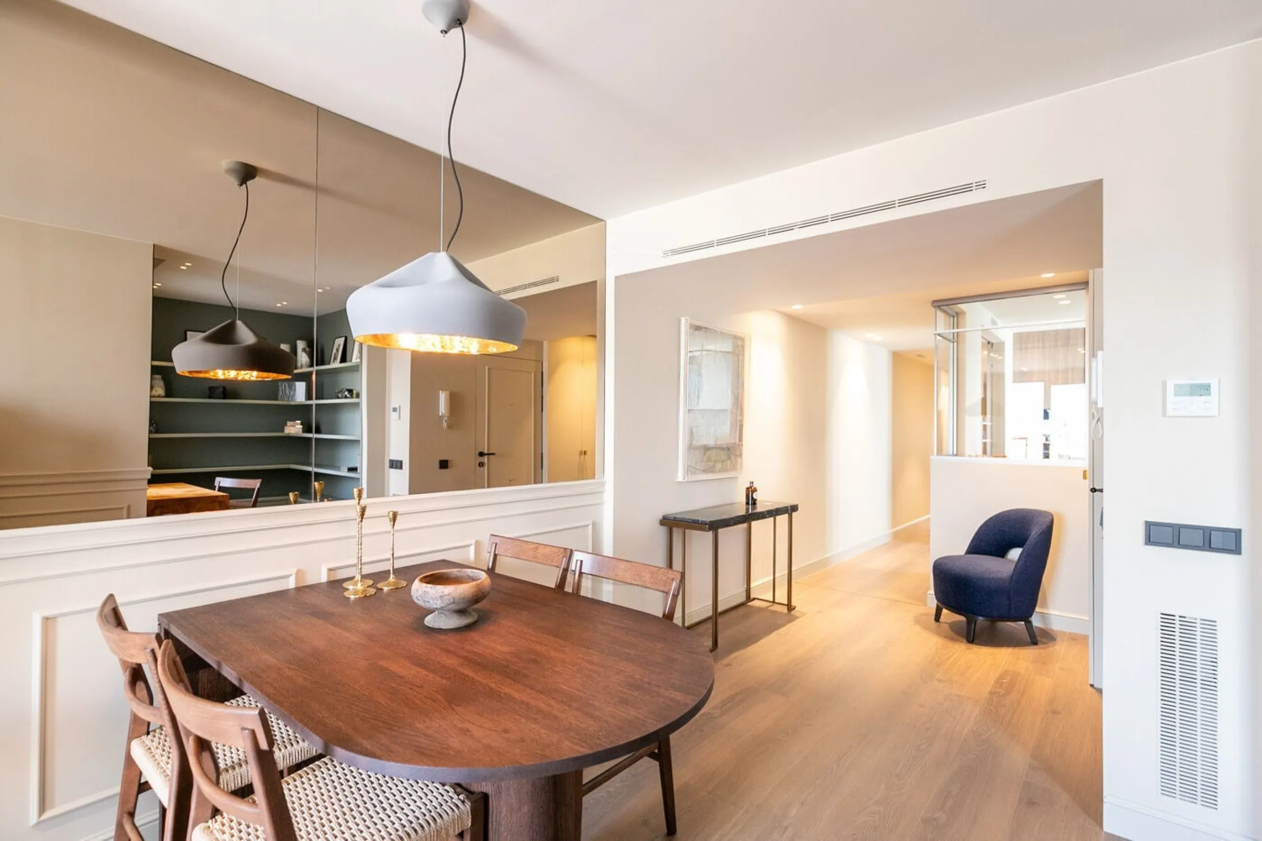 Stylish Renovated Penthouse in the Heart of Eixample Esquerra, Barcelona