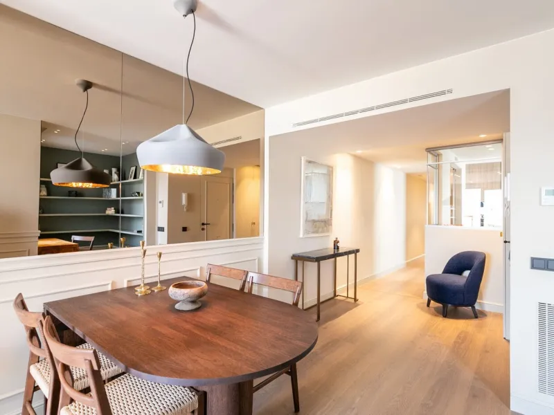 Stylish Renovated Penthouse in the Heart of Eixample Esquerra, Barcelona