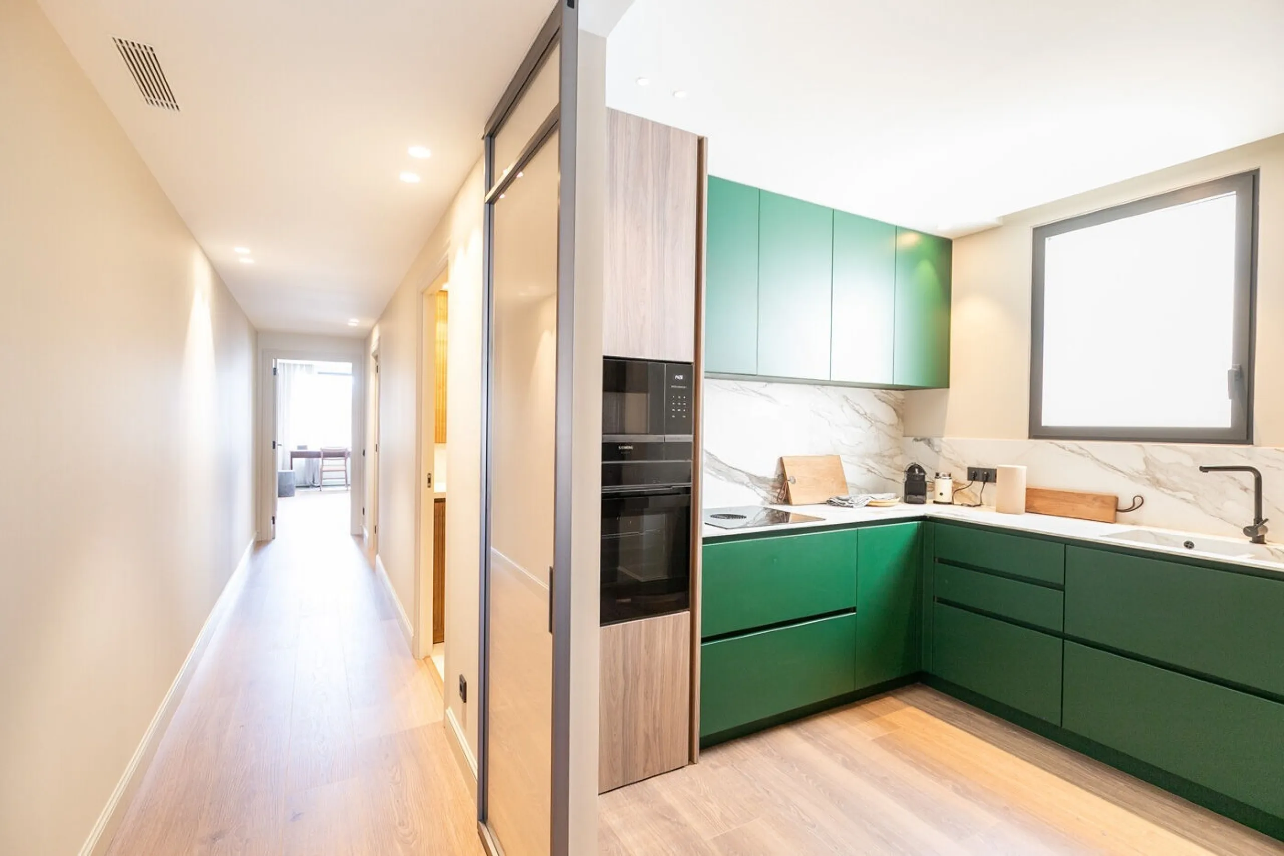 Stylish Renovated Penthouse in the Heart of Eixample Esquerra, Barcelona