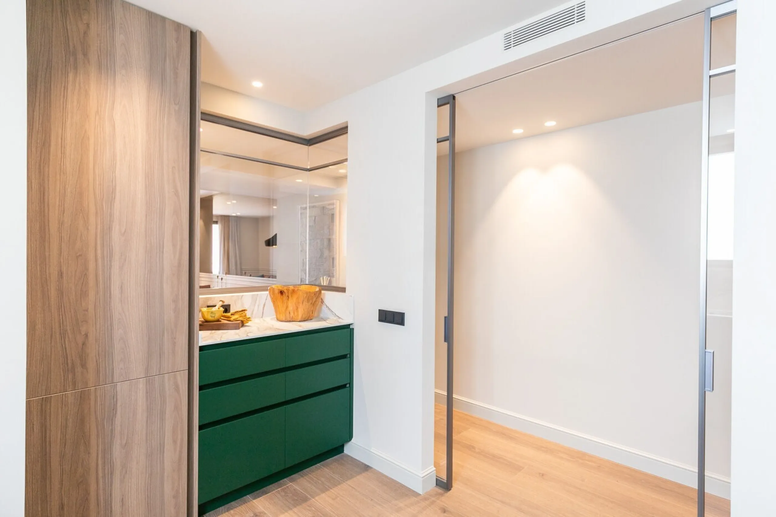 Stylish Renovated Penthouse in the Heart of Eixample Esquerra, Barcelona