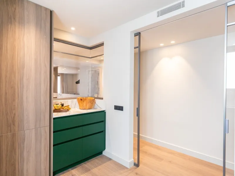 Stylish Renovated Penthouse in the Heart of Eixample Esquerra, Barcelona