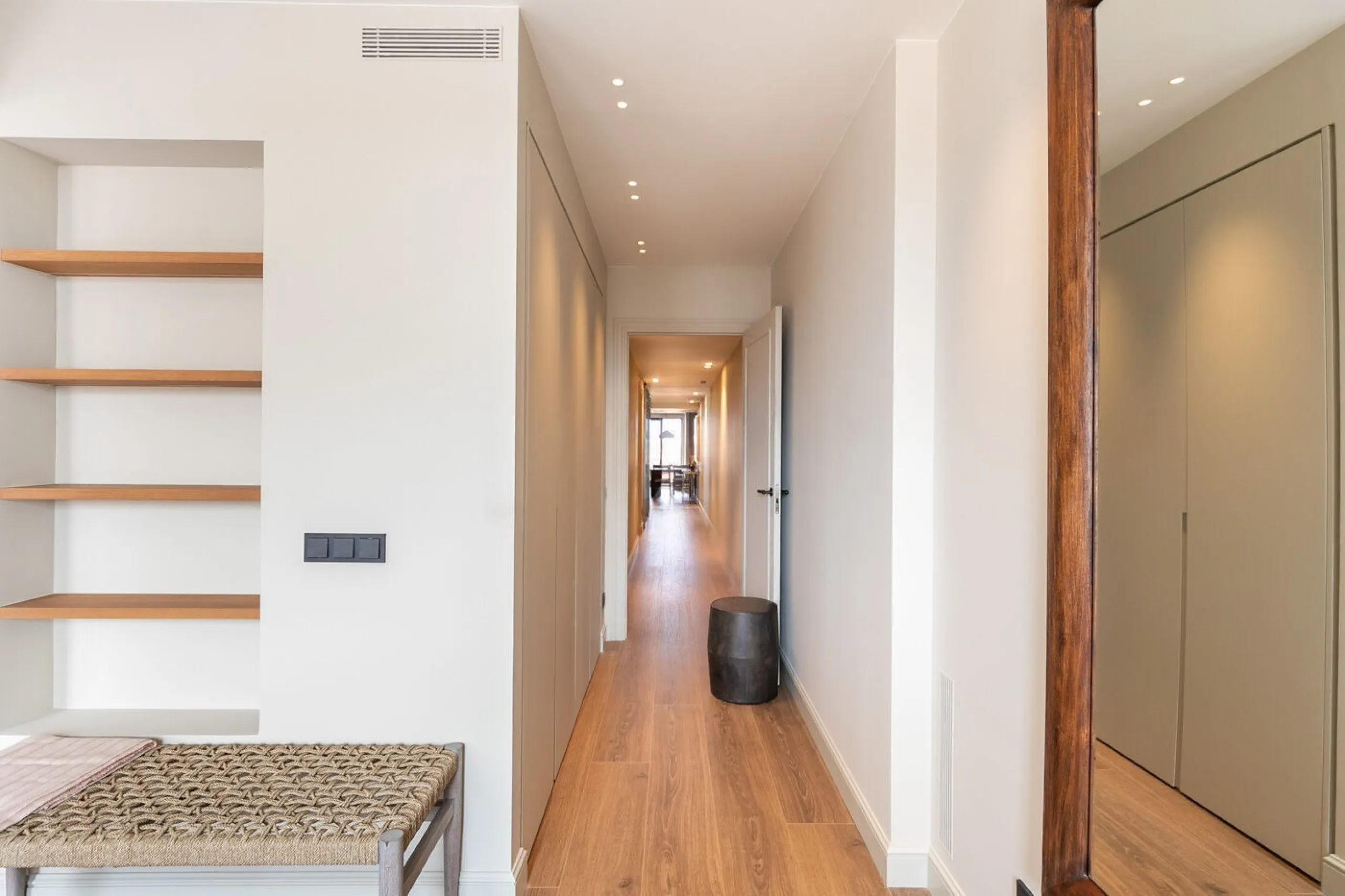 Stylish Renovated Penthouse in the Heart of Eixample Esquerra, Barcelona