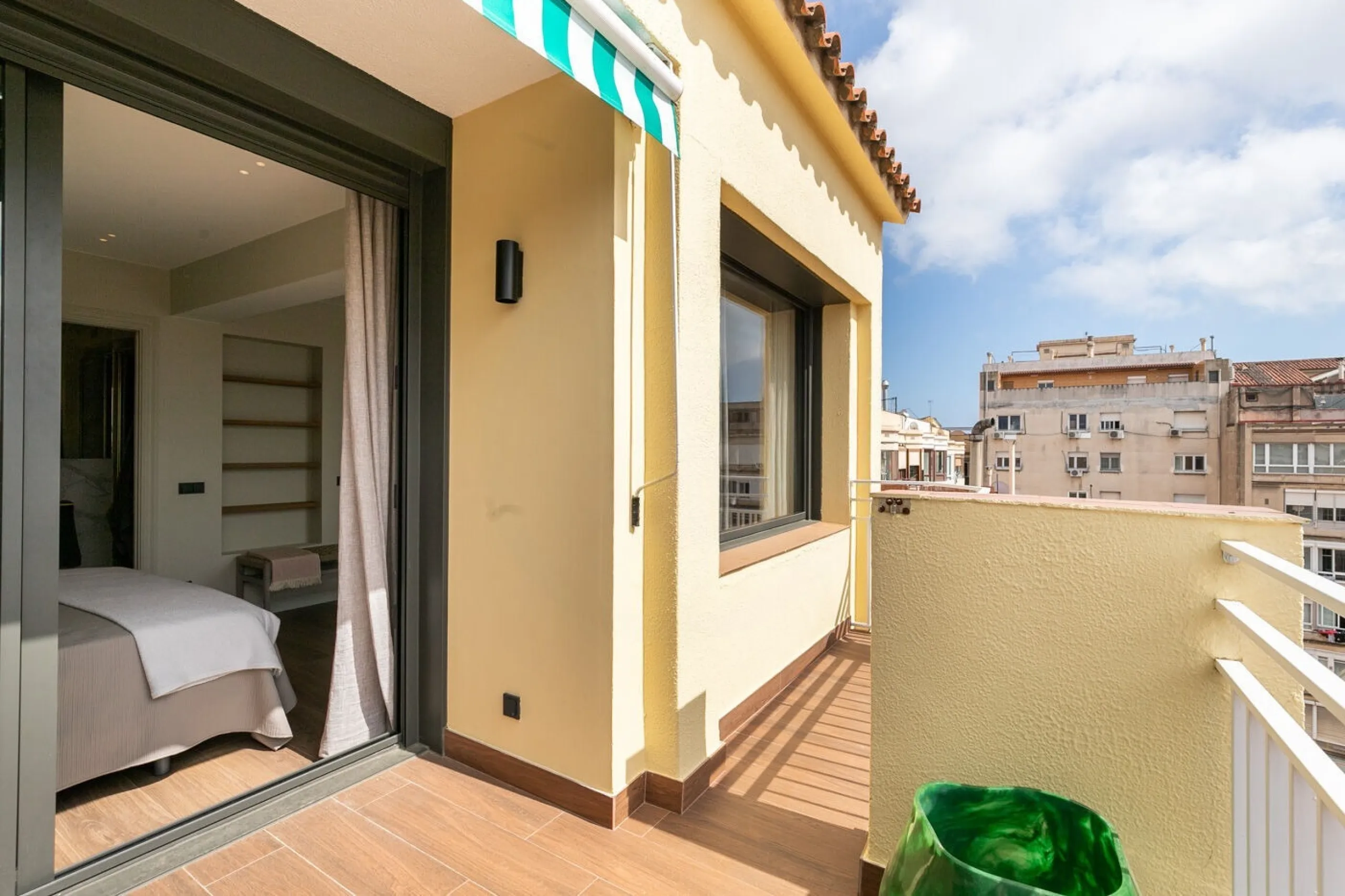 Stylish Renovated Penthouse in the Heart of Eixample Esquerra, Barcelona