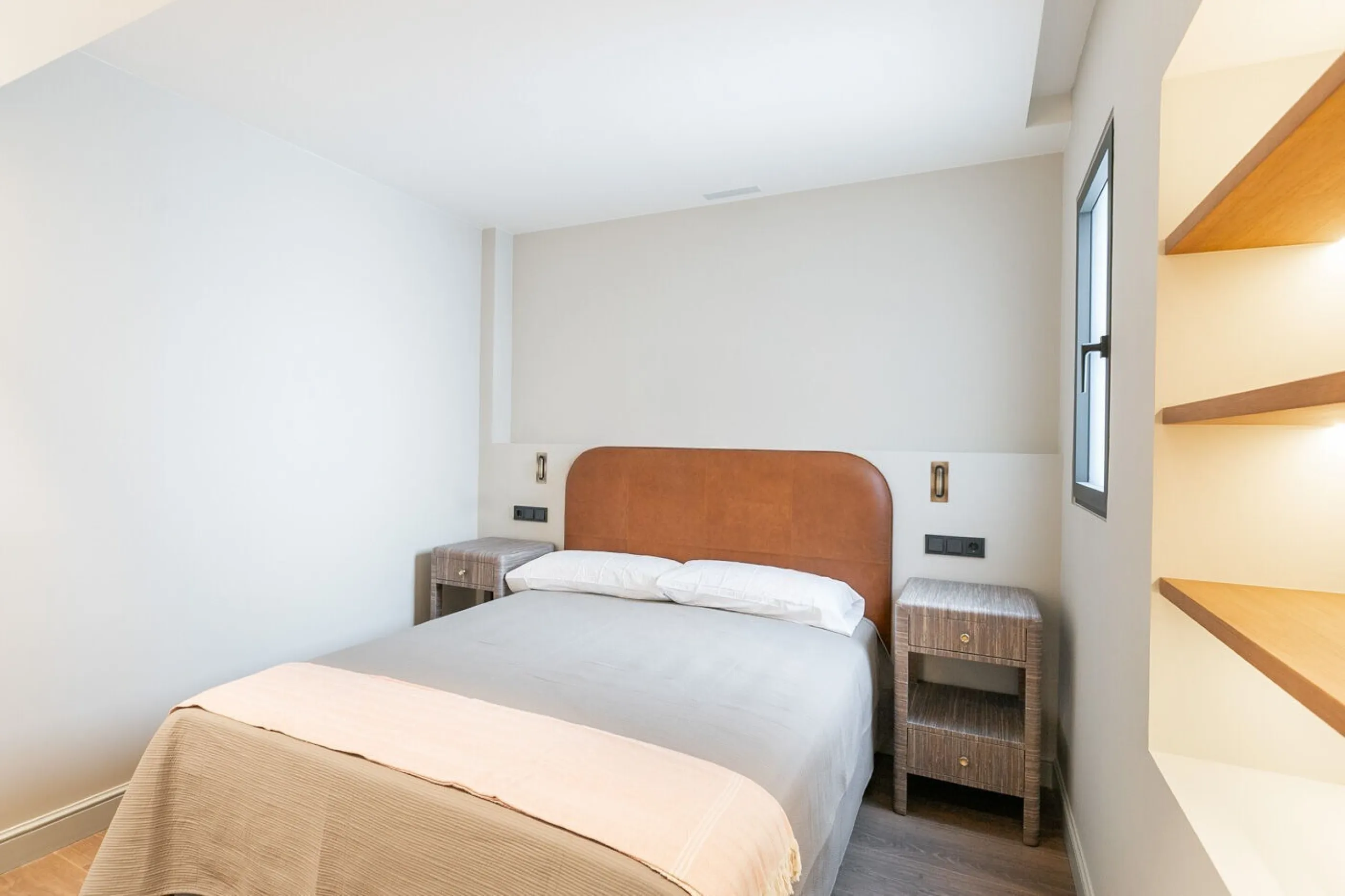 Stylish Renovated Penthouse in the Heart of Eixample Esquerra, Barcelona