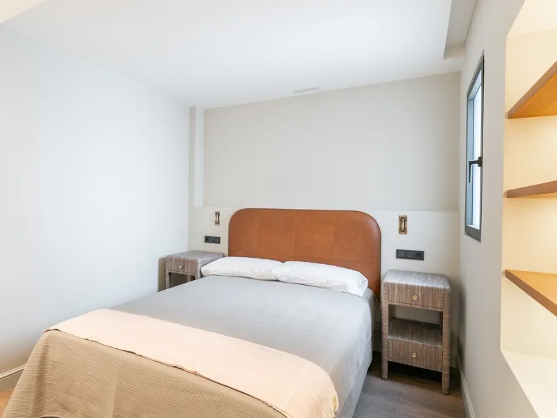 Stylish Renovated Penthouse in the Heart of Eixample Esquerra, Barcelona