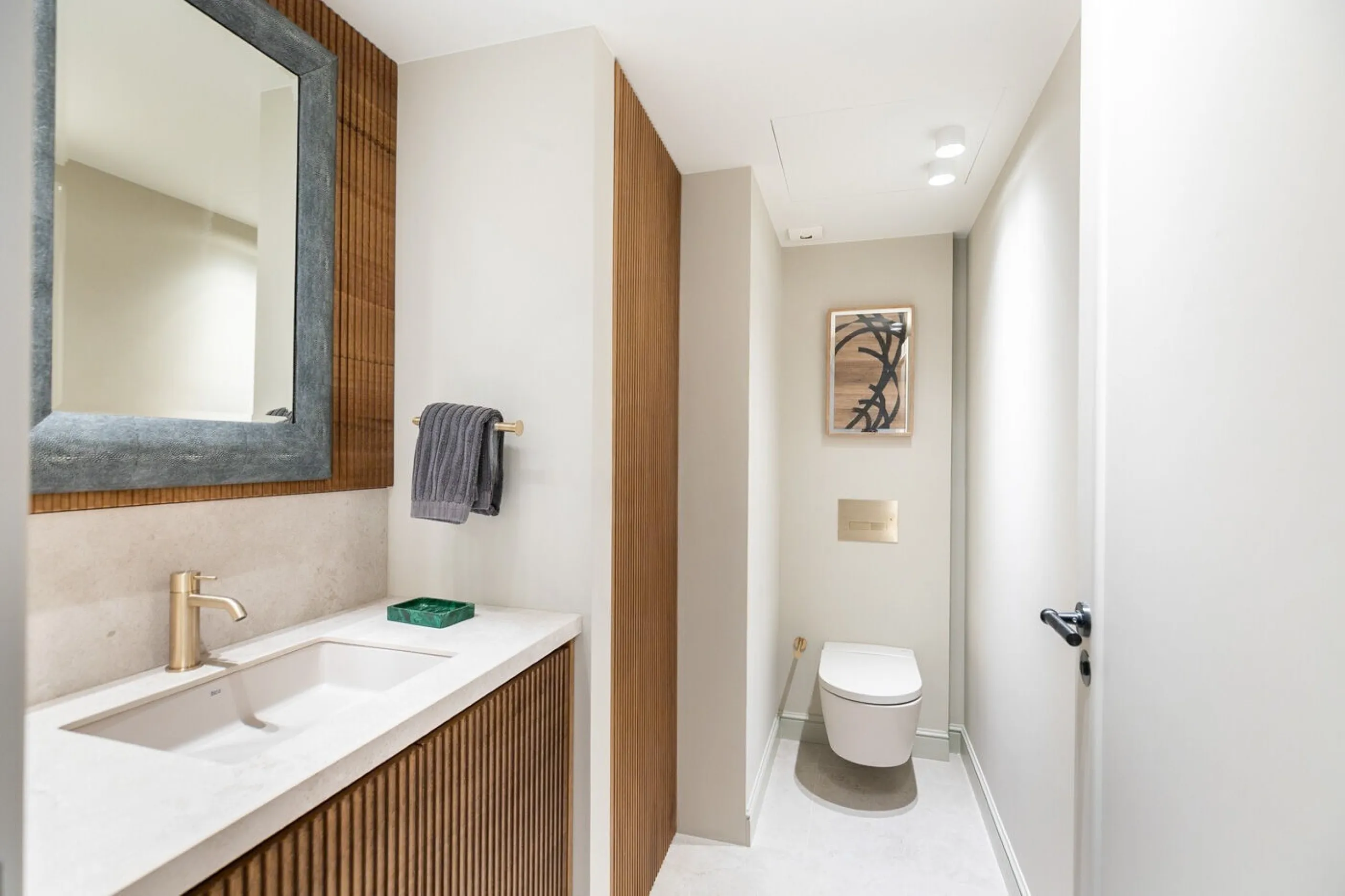 Stylish Renovated Penthouse in the Heart of Eixample Esquerra, Barcelona