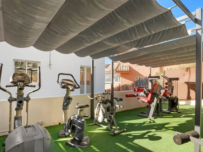 House - Semi-Detached House в продаже в Marbella, Málaga. В доме 6 спален и 4 ванных комнат. Площадь дома 358 м²
