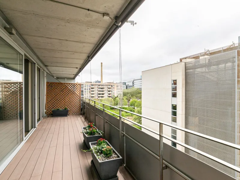 Upgraded Apartment in the Prestigious Illa del Cel Complex, Diagonal Mar, Barcelona