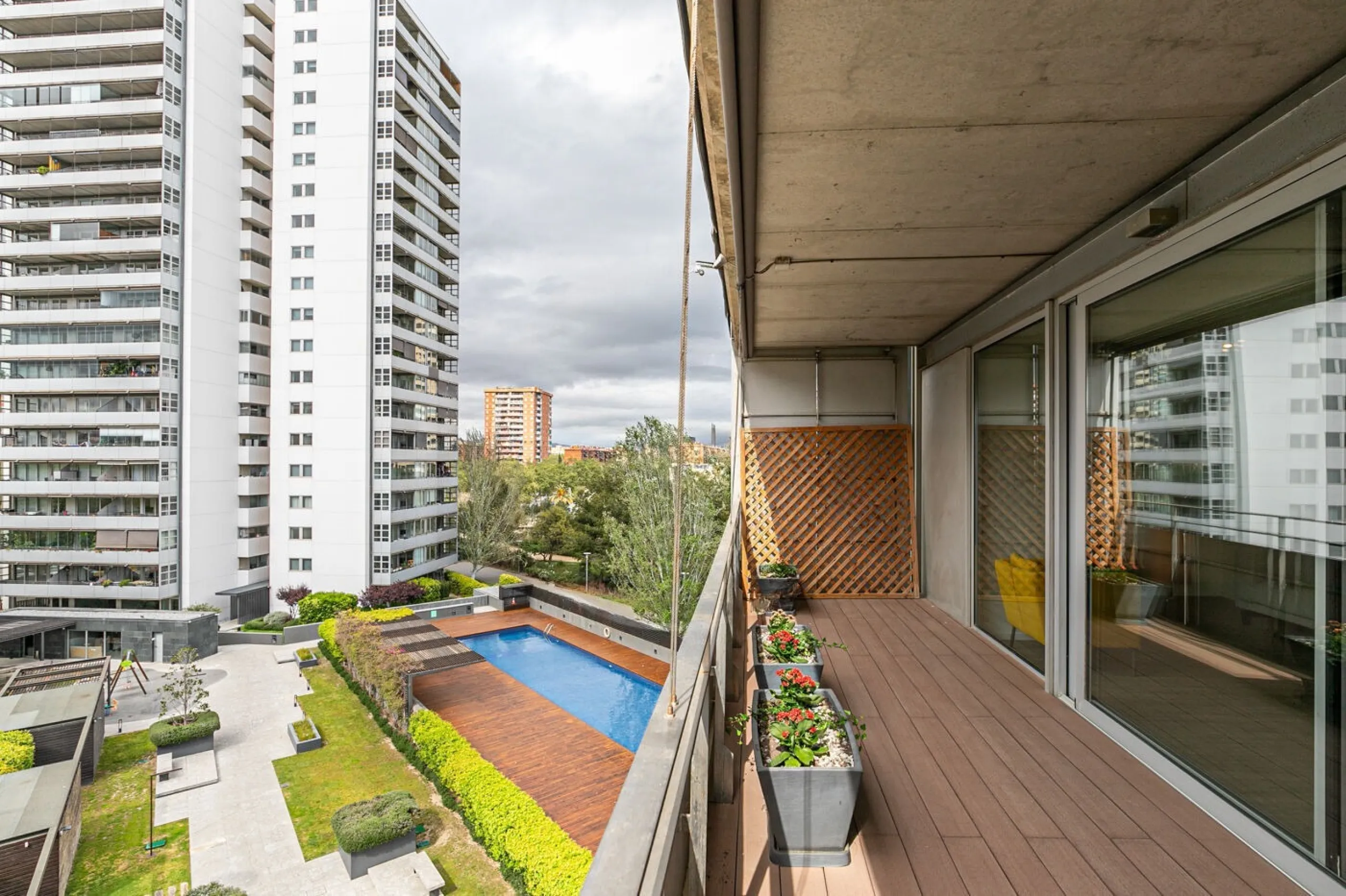 Upgraded Apartment in the Prestigious Illa del Cel Complex, Diagonal Mar, Barcelona