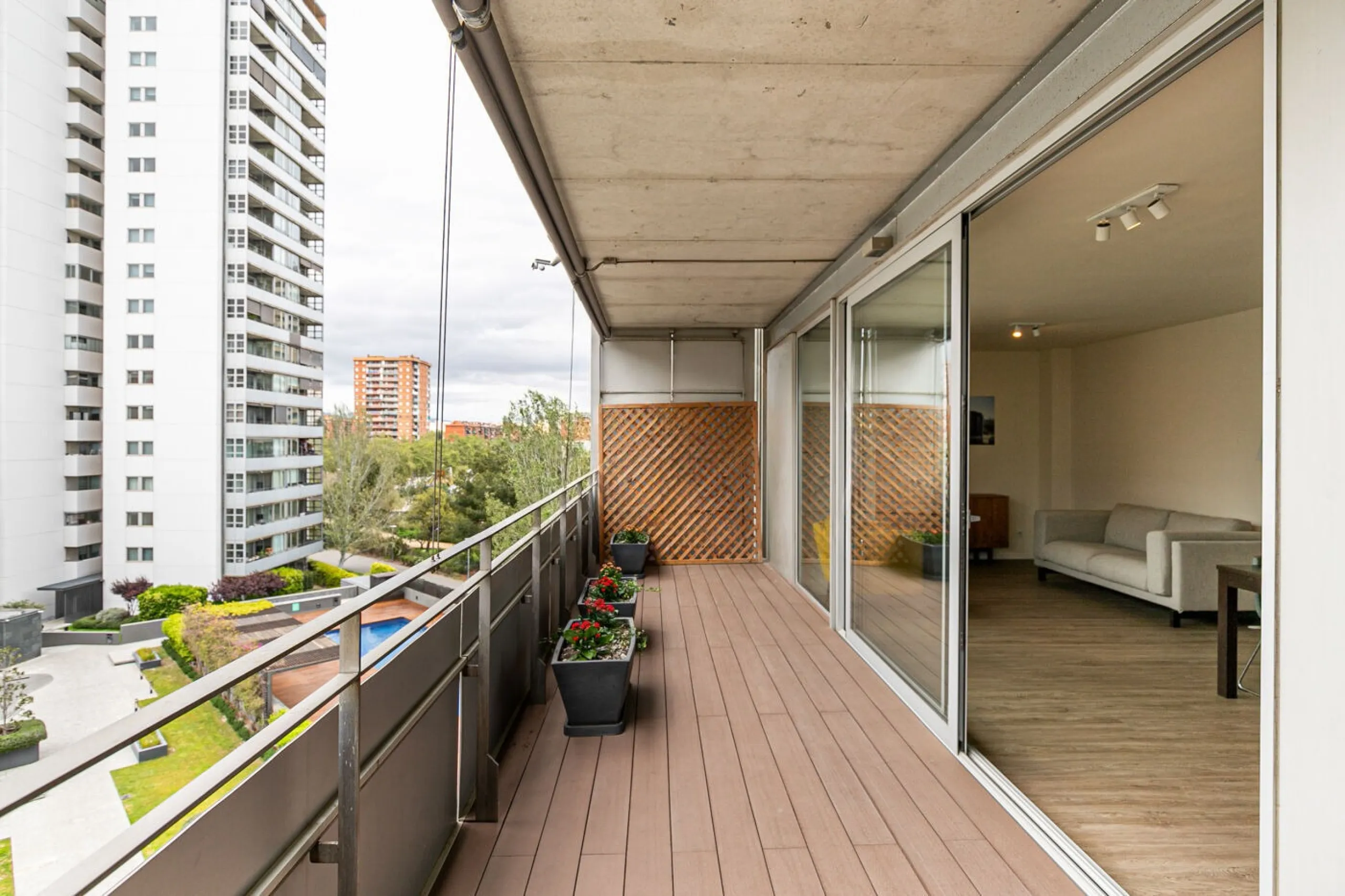 Upgraded Apartment in the Prestigious Illa del Cel Complex, Diagonal Mar, Barcelona