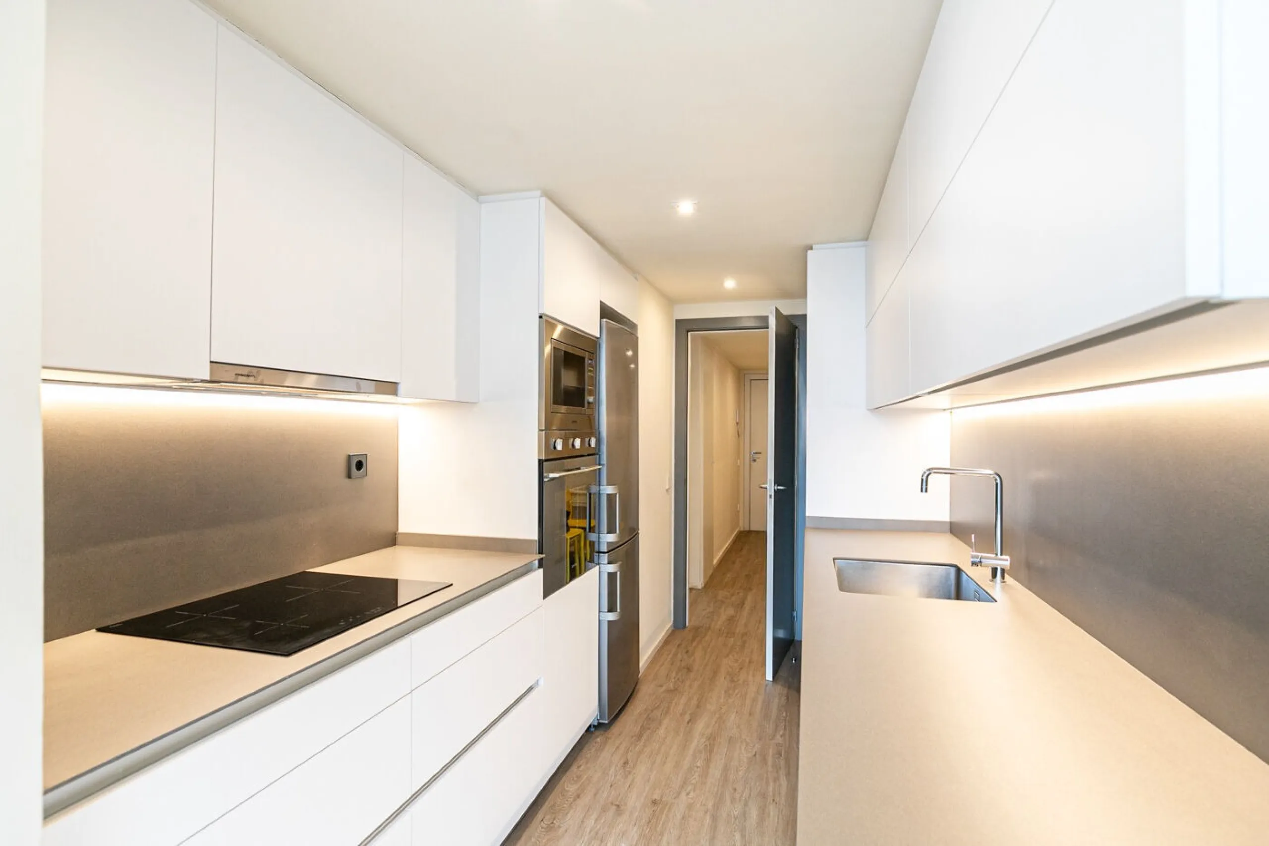 Upgraded Apartment in the Prestigious Illa del Cel Complex, Diagonal Mar, Barcelona