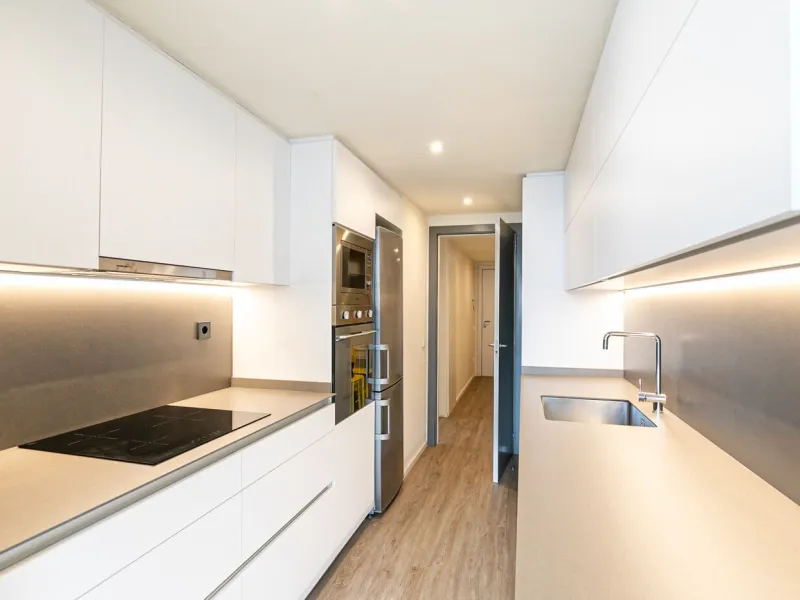 Upgraded Apartment in the Prestigious Illa del Cel Complex, Diagonal Mar, Barcelona