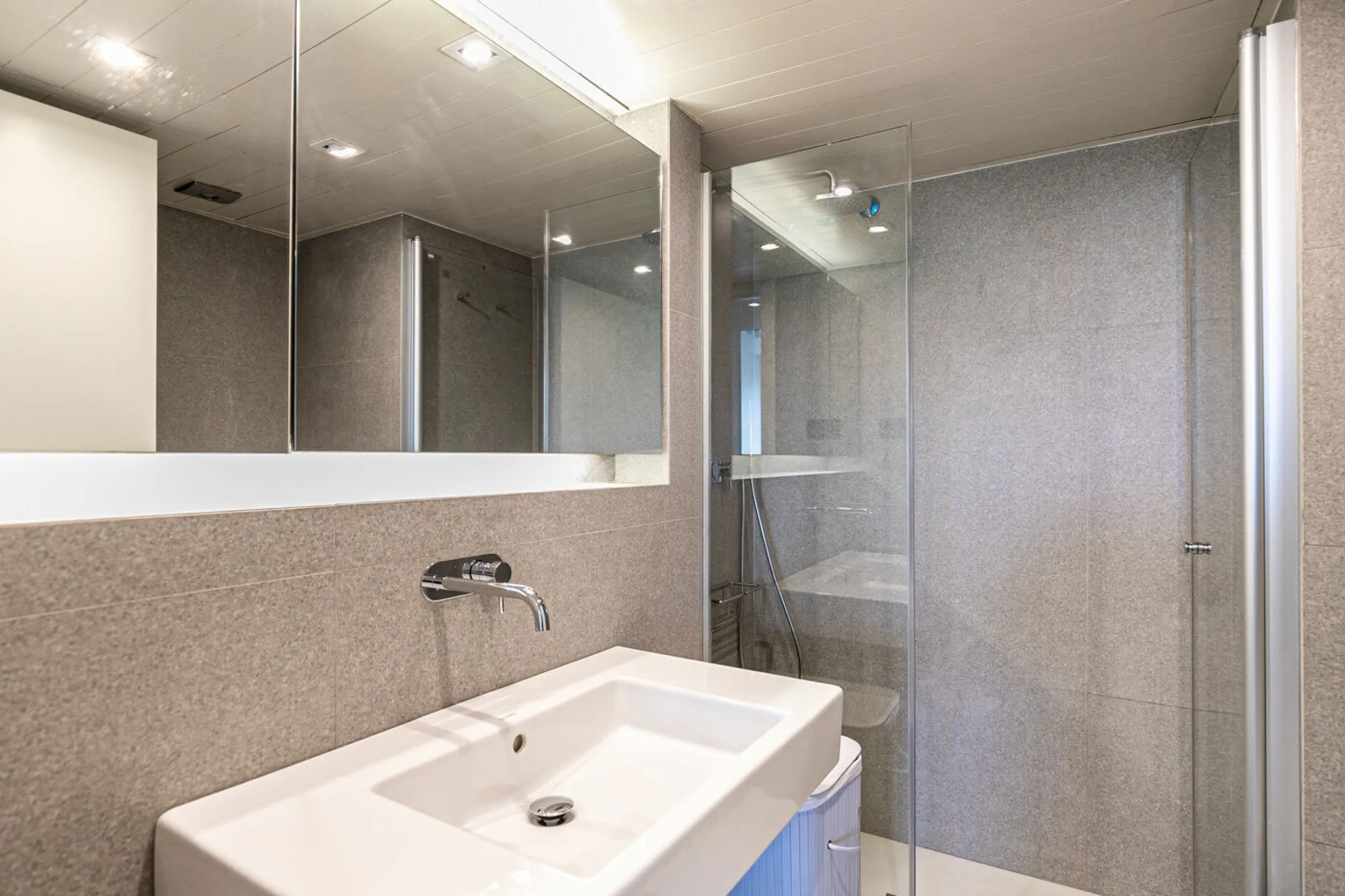 Upgraded Apartment in the Prestigious Illa del Cel Complex, Diagonal Mar, Barcelona