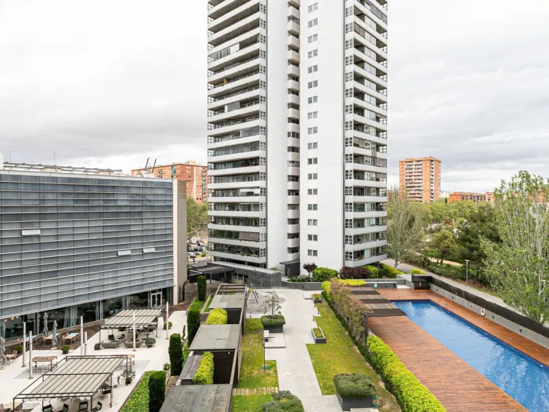 Upgraded Apartment in the Prestigious Illa del Cel Complex, Diagonal Mar, Barcelona
