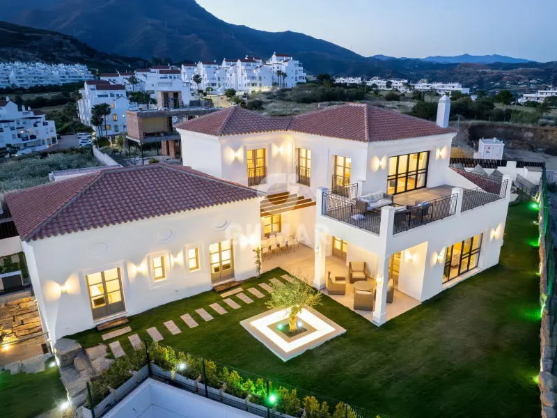 Villa in Estepona Oeste - Málaga