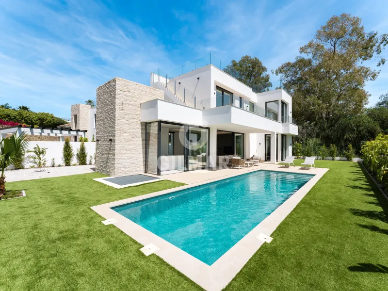 Villa in Estepona Este - Málaga