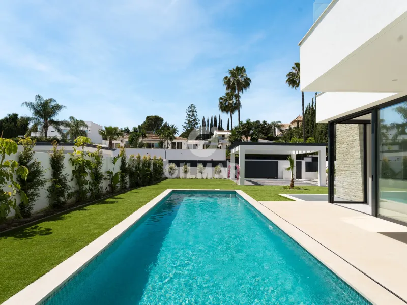 Villa in Estepona Este - Málaga