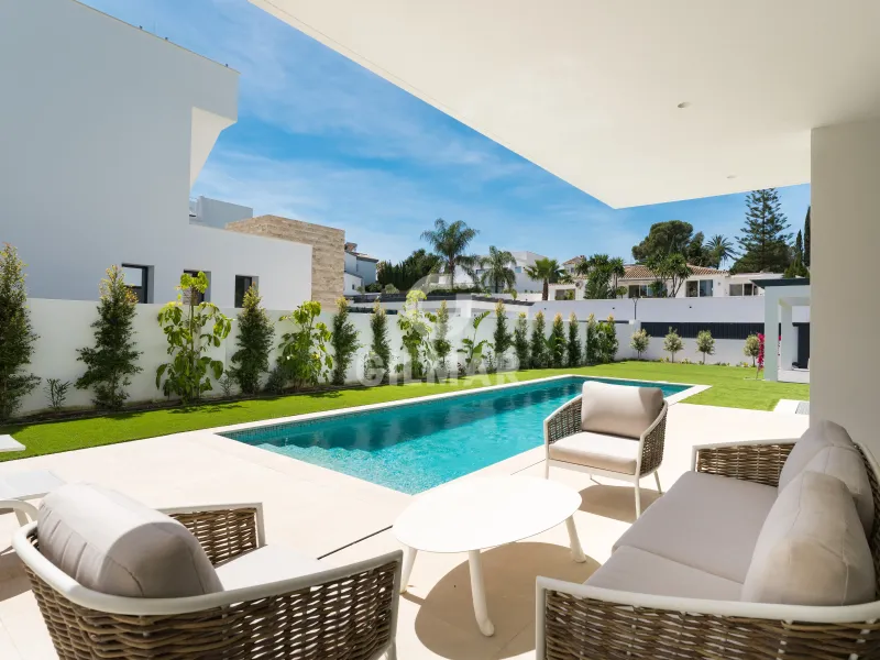 Villa in Estepona Este - Málaga