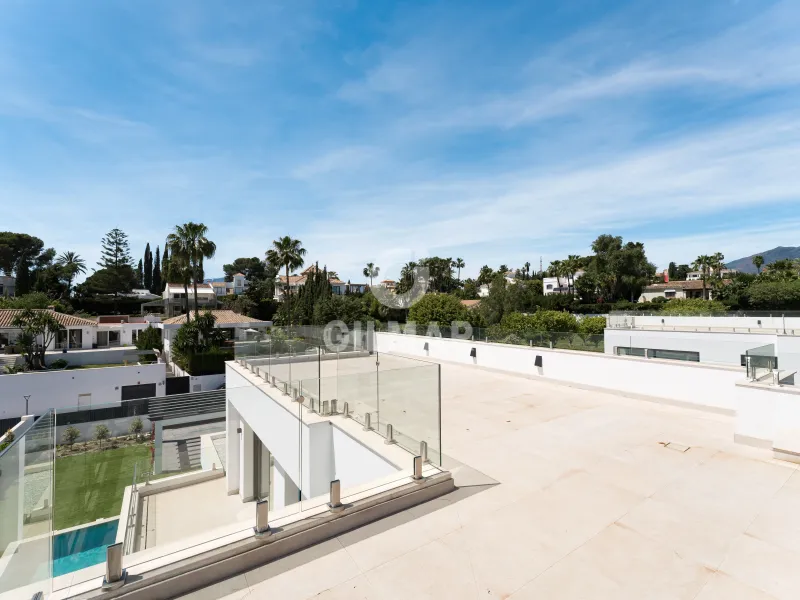 Villa in Estepona Este - Málaga