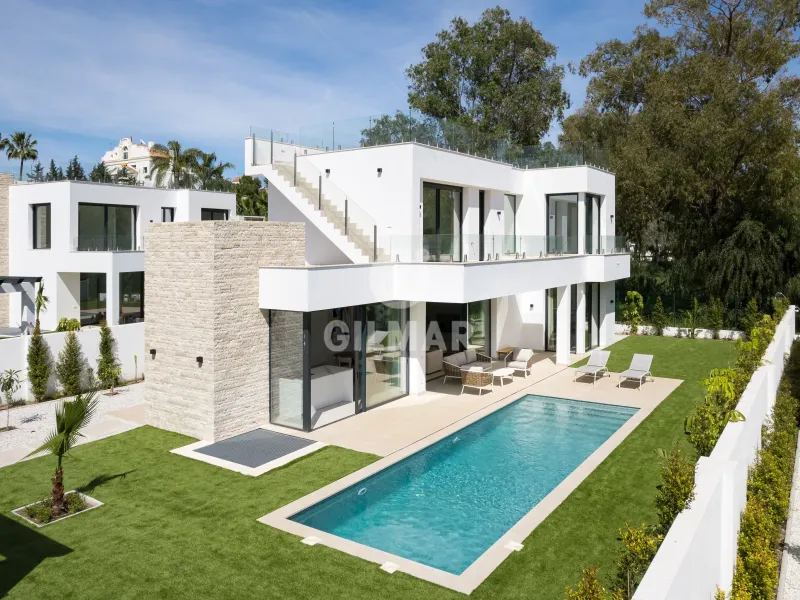 Villa in Estepona Este - Málaga