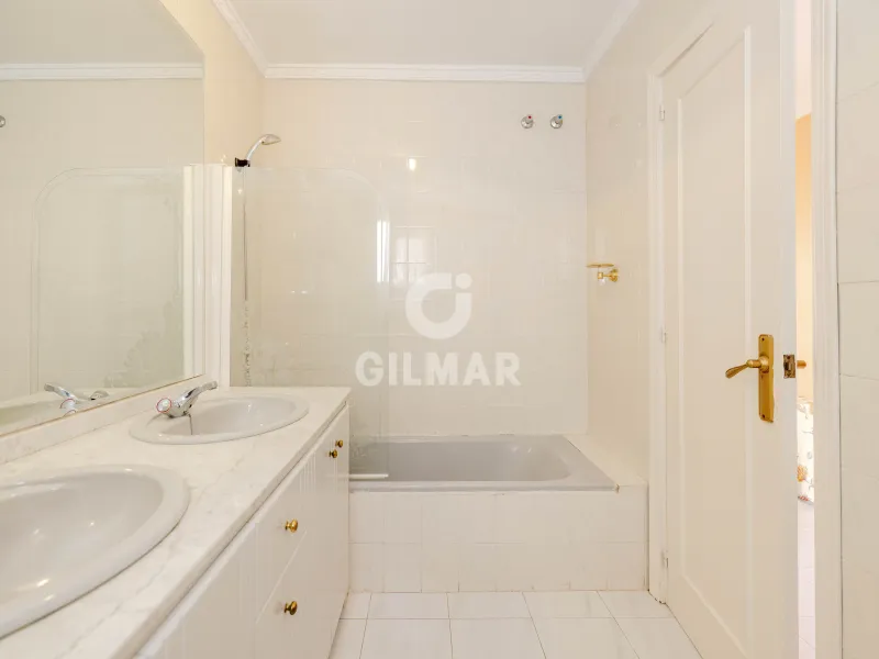 Townhouse in Marbella Ciudad - Málaga