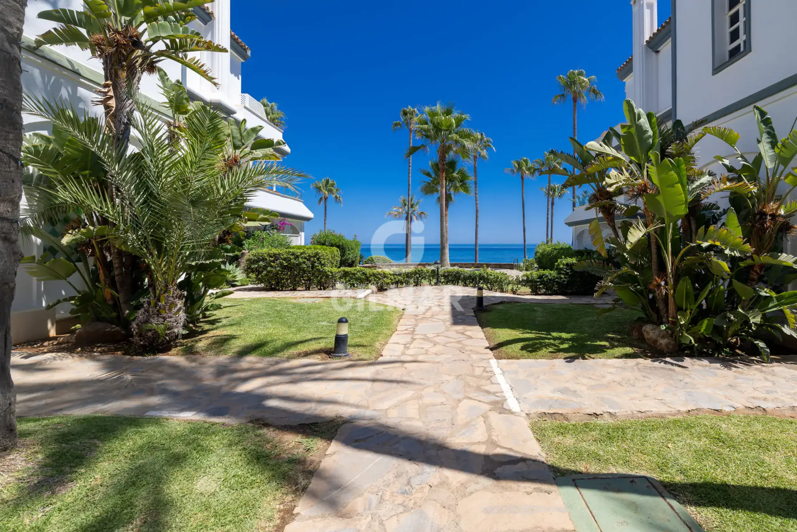 Penthouse in Estepona Este - Málaga
