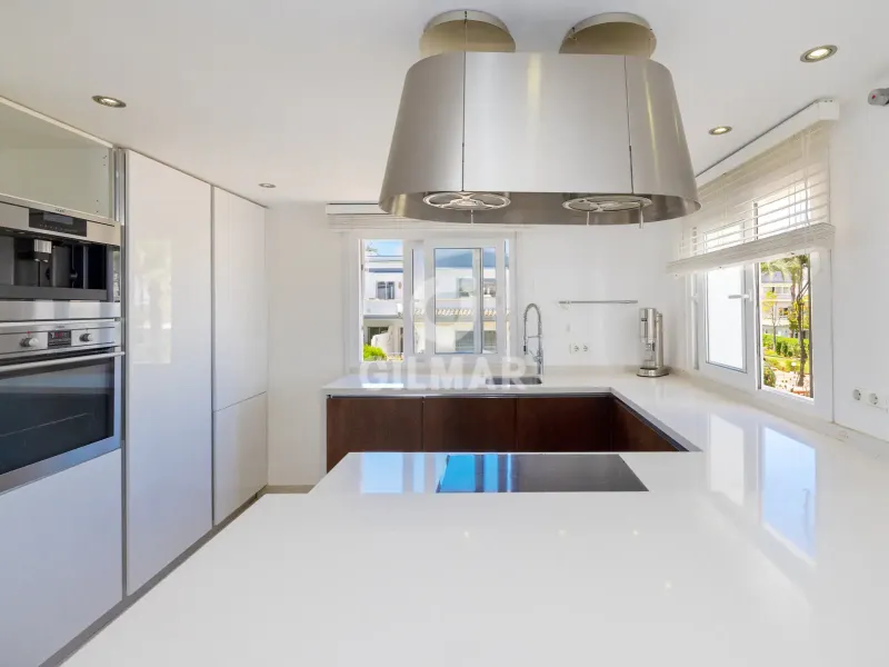 Penthouse in Estepona Este - Málaga