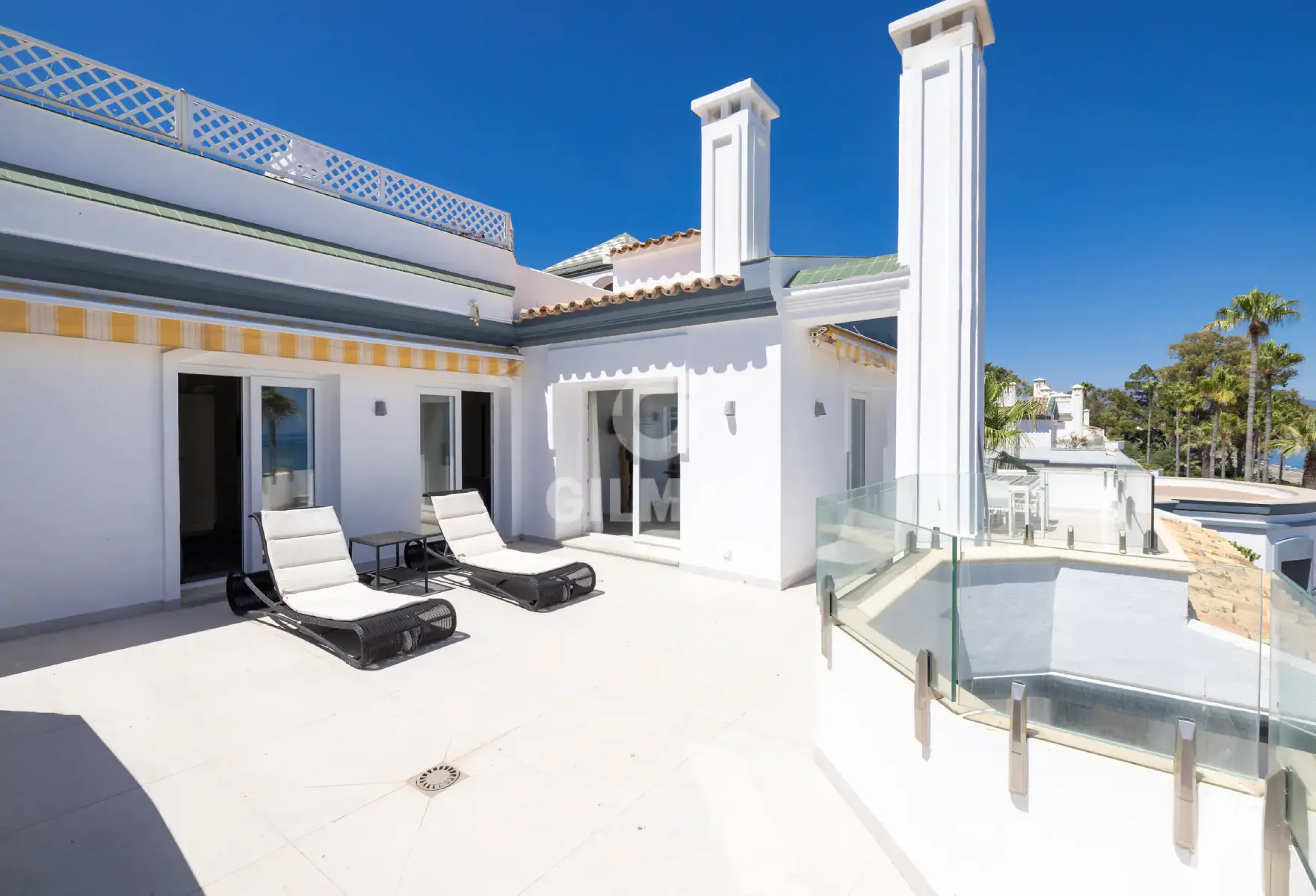 Penthouse in Estepona Este - Málaga