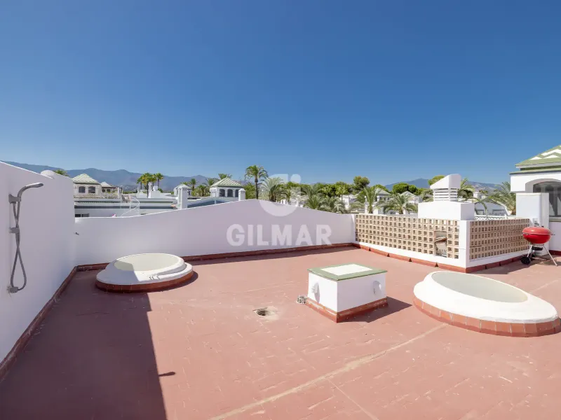 Penthouse in Estepona Este - Málaga