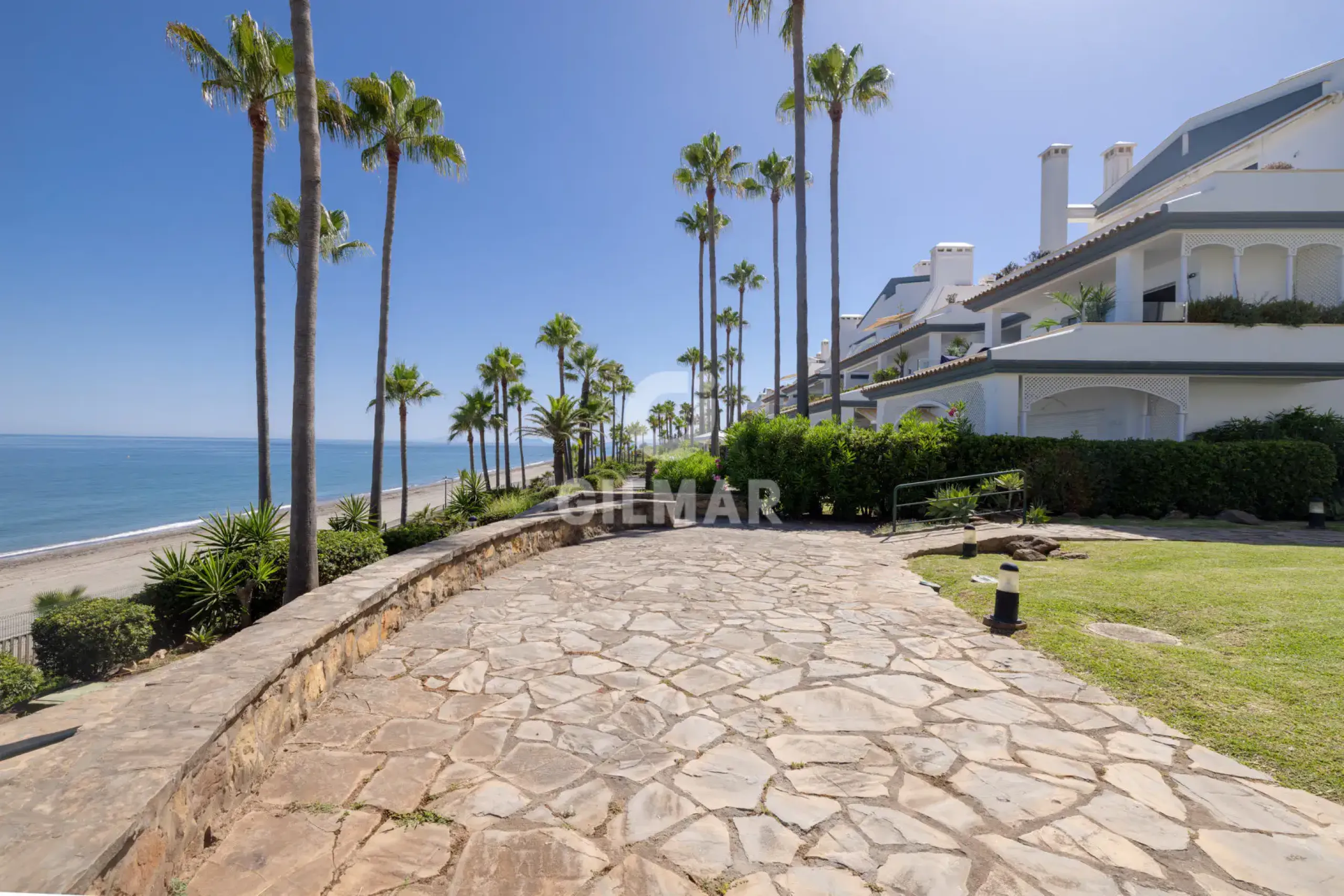Penthouse in Estepona Este - Málaga