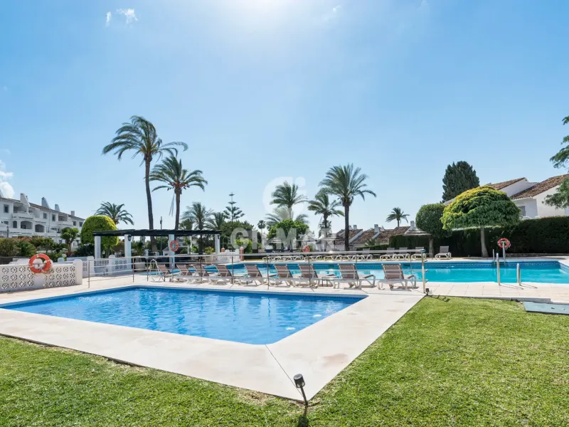 Apartment in Nueva Andalucía - Málaga