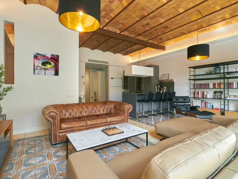 Elegant Renovated Apartment in Eixample Steps from Passeig de Gracia, Barcelona