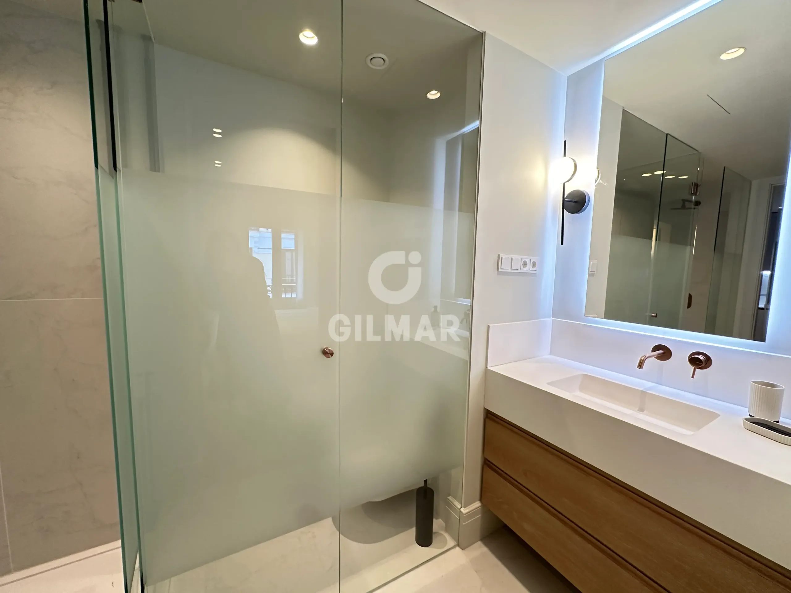 Apartment in Cortes - Madrid