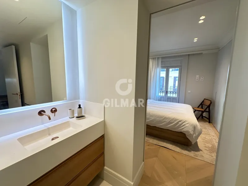 Apartment in Cortes - Madrid