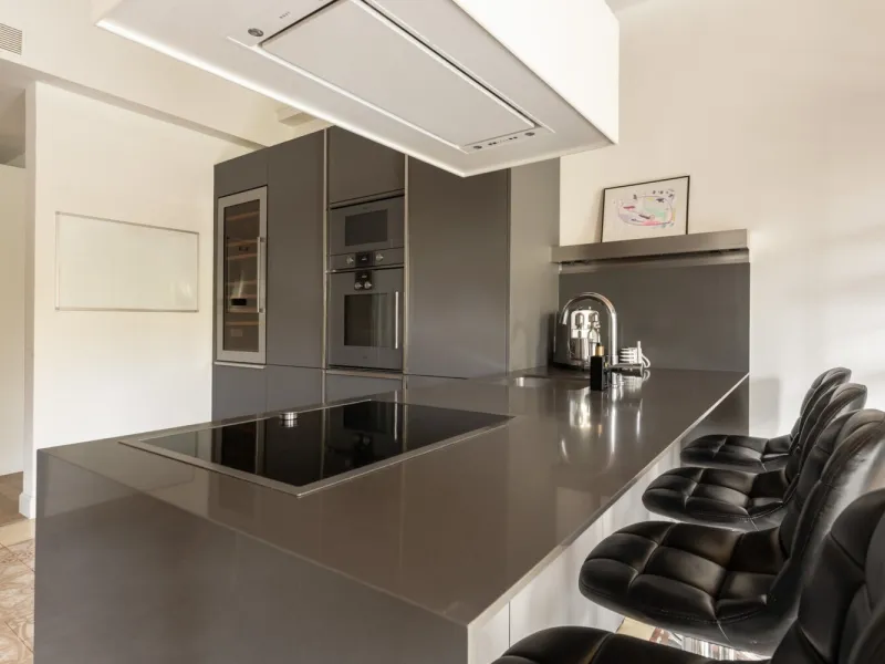 Elegant Renovated Apartment in Eixample Steps from Passeig de Gracia, Barcelona