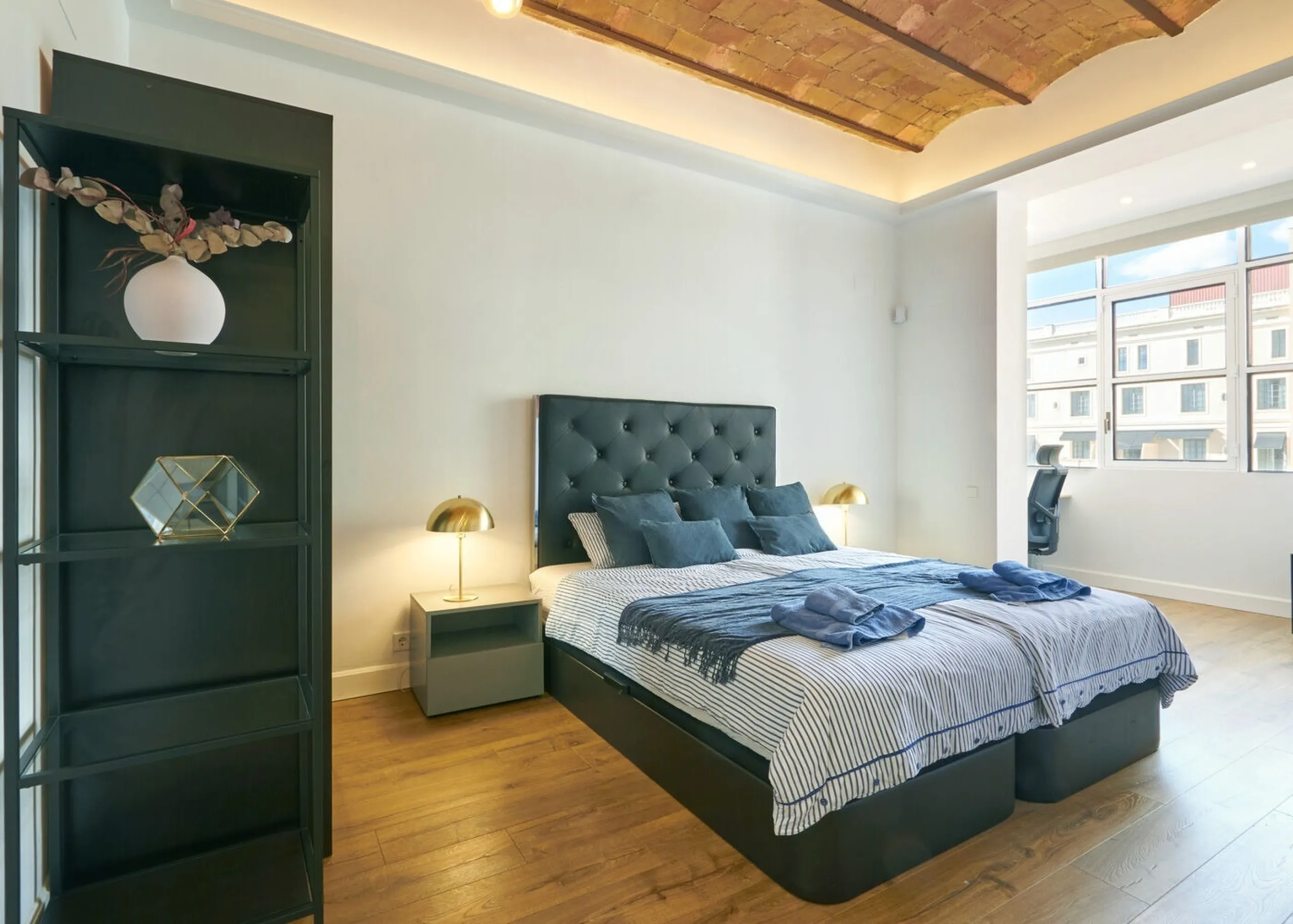 Elegant Renovated Apartment in Eixample Steps from Passeig de Gracia, Barcelona