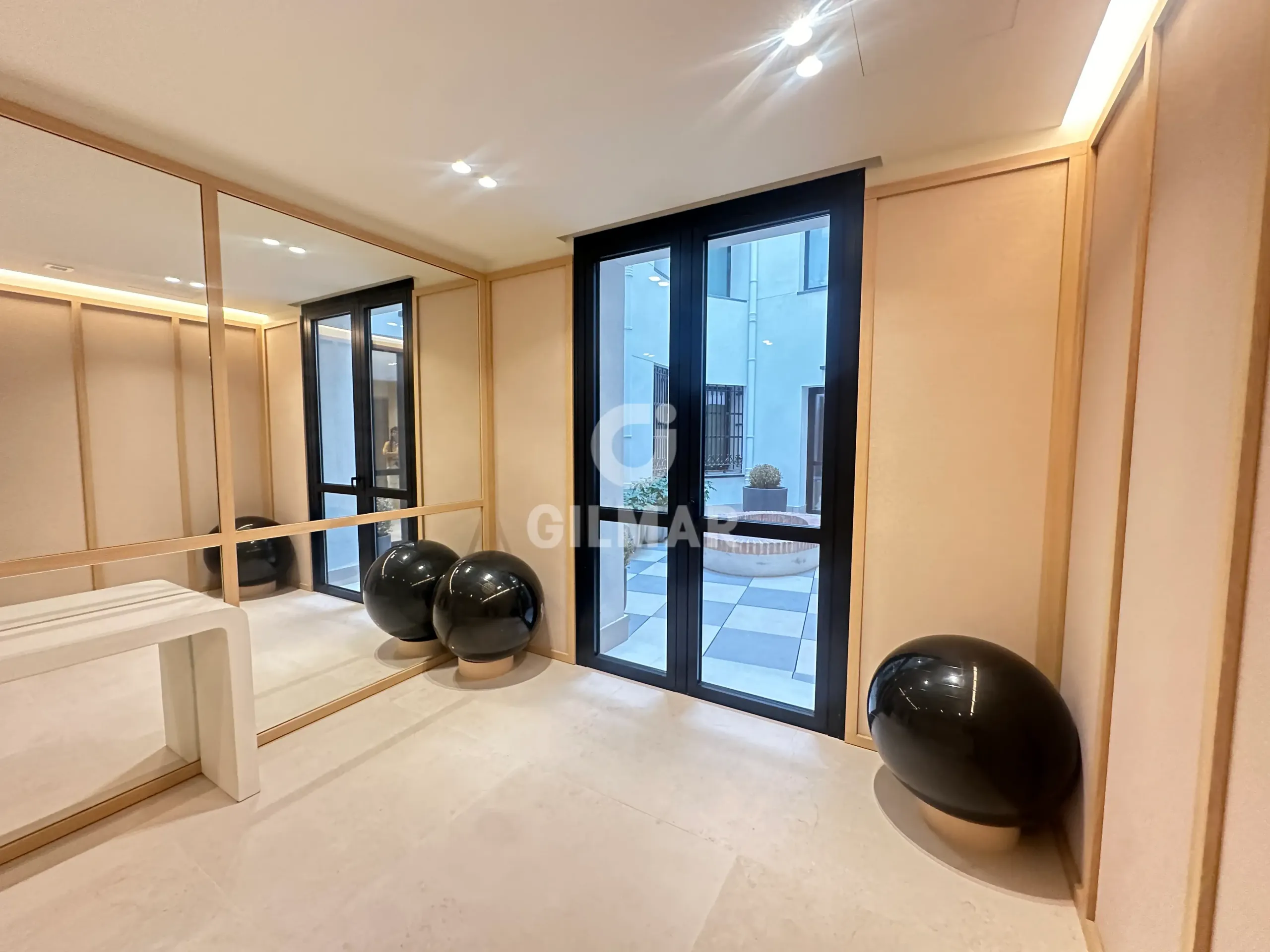 Apartment in Cortes - Madrid