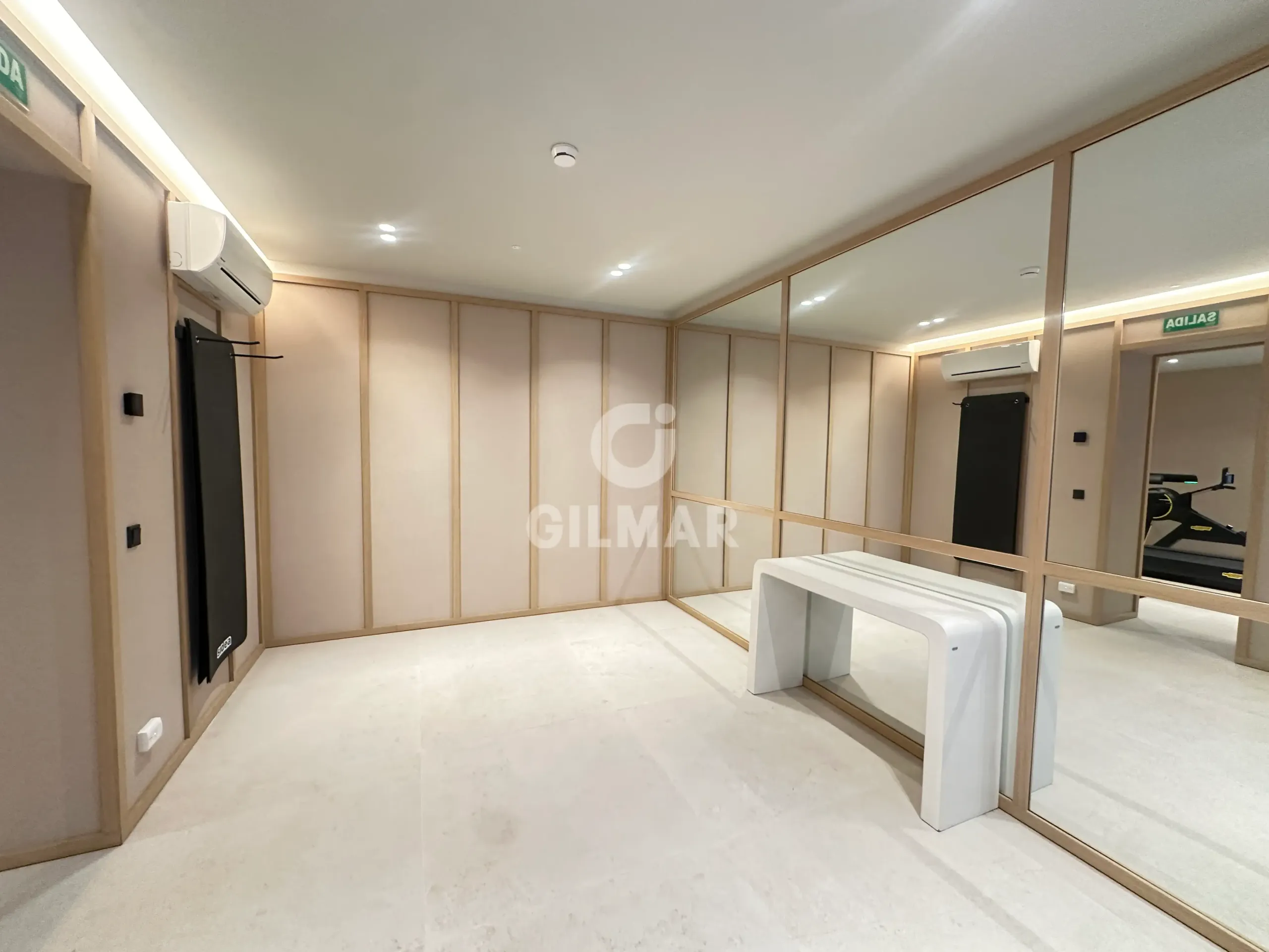 Apartment in Cortes - Madrid