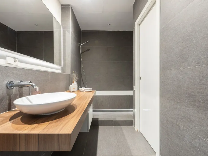 Elegant Renovated Apartment in Eixample Steps from Passeig de Gracia, Barcelona