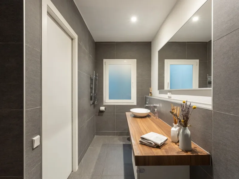 Elegant Renovated Apartment in Eixample Steps from Passeig de Gracia, Barcelona