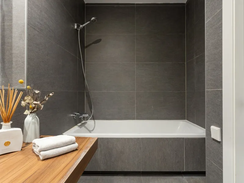 Elegant Renovated Apartment in Eixample Steps from Passeig de Gracia, Barcelona